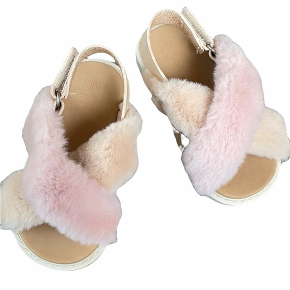 Zara Baby Pink Fuzzy Sandal Size 22 - Picture 2 of 6